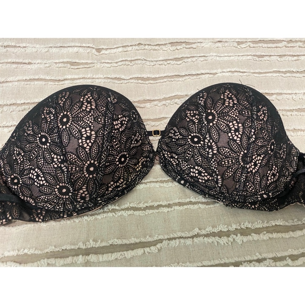 Victoria’s Secret black/tan strapless bra 32DD